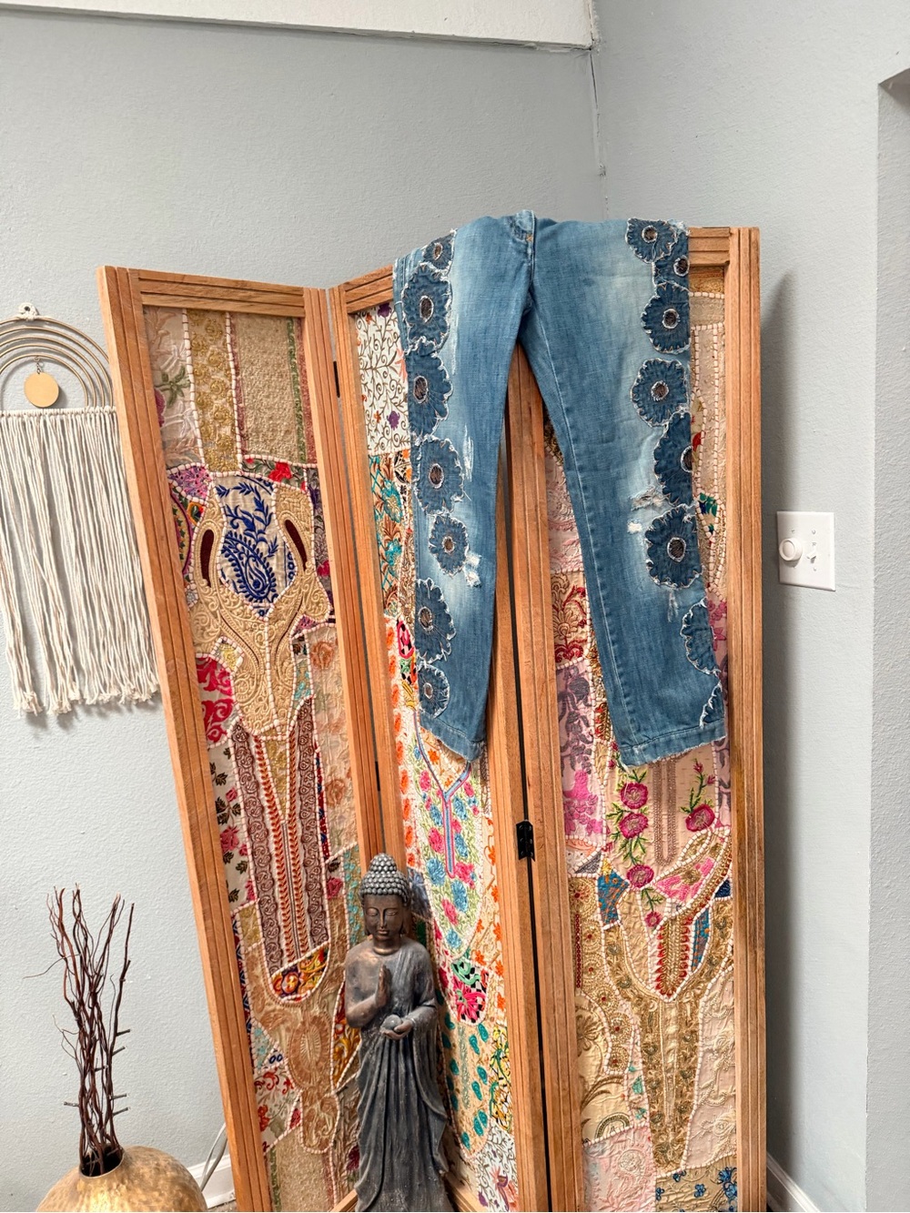 Dolce & Gabbana Light Blue distressed Jeans. - Picture 3 of 6